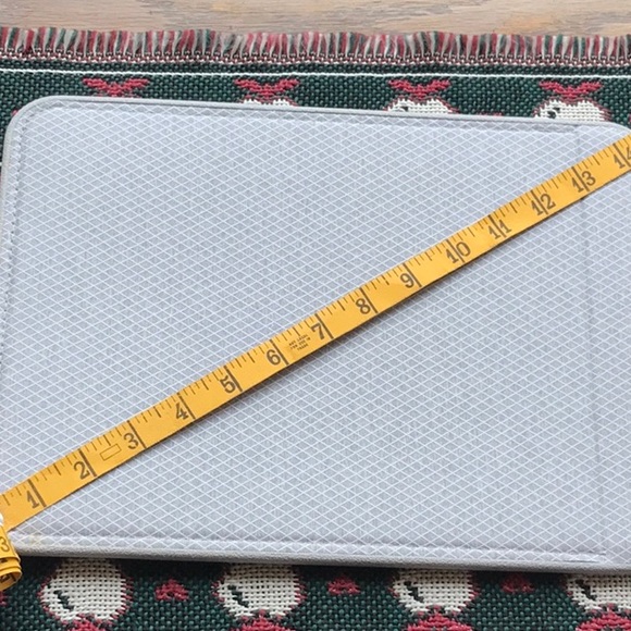 Incase iPad sleeve - Picture 8 of 8